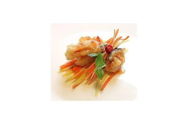 Bacalao crujiente con salsa de mango y chile dulce