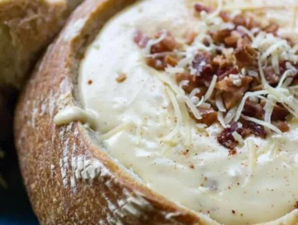 DIP DE QUESO Y CERVEZA CON TOCINO