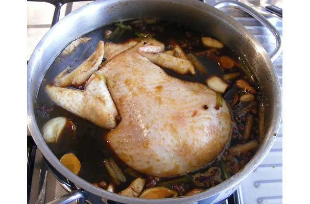Hornea un delicioso pollo fácil