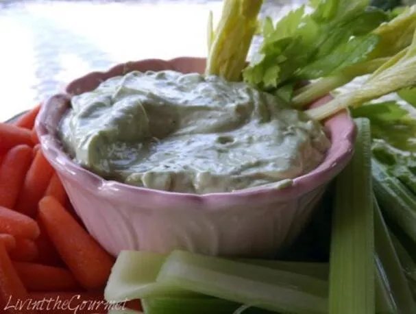 Dip de aguacate fresco y crema agria