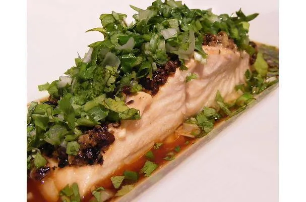 Ensalada de salmón fresco