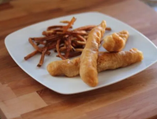 Pescado frito con patatas fritas
