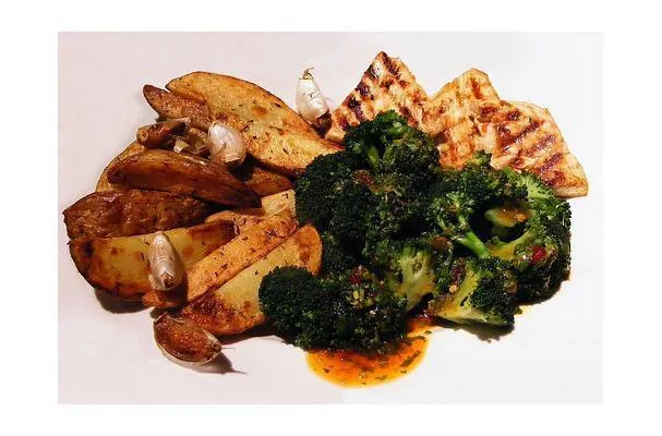 Pollo con ajo y jengibre con patatas dulces