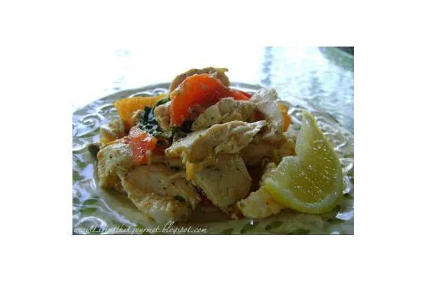 Ensalada de pollo a la parrilla con salvia y albahaca