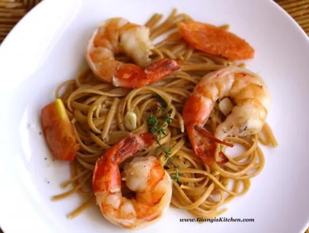 Pasta de habanero con gambas y salsa de vino