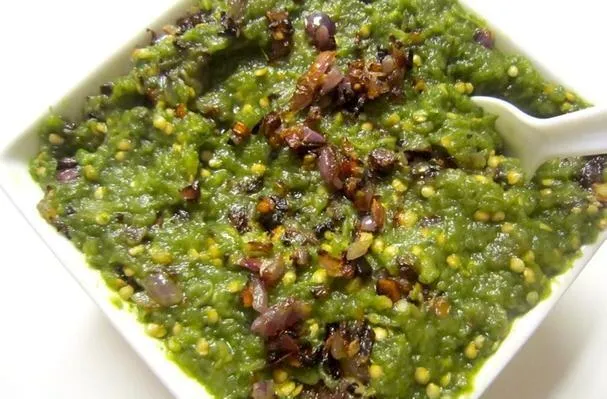 Baingan Bharta picante / Puré de berenjena asada picante