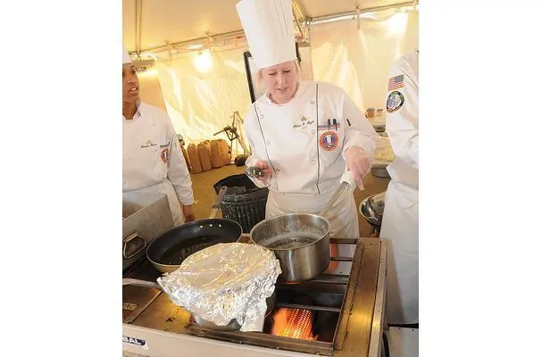 Bizcocho de esponja con agua caliente