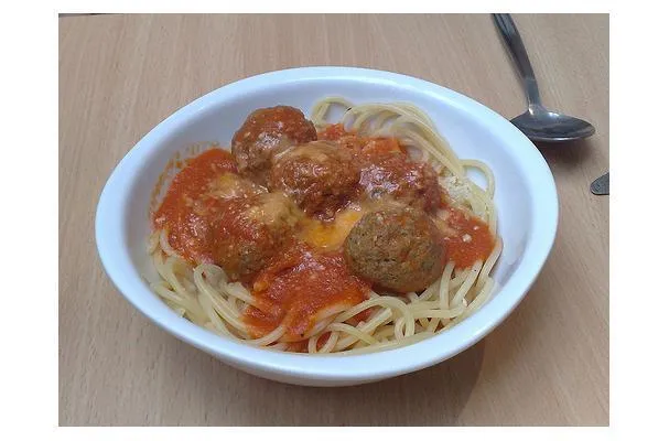 Albóndigas italianas con espaguetis