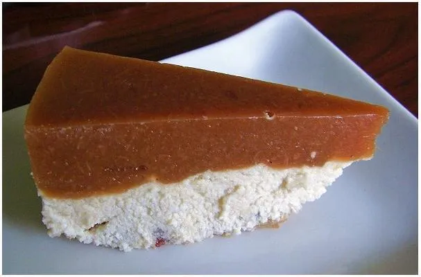 Tarta de ruibarbo con almendras y lavanda