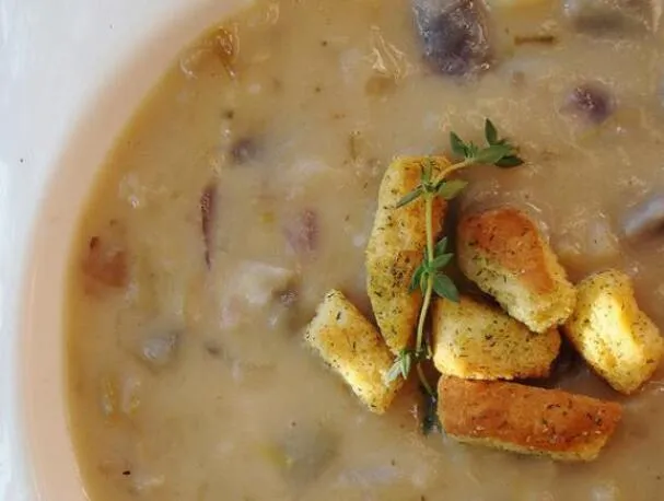 Sopa de tocino y papas, sin gluten y sin lácteos