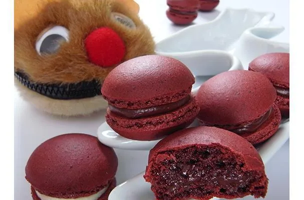 Macarudolph (Macarons de Terciopelo Rojo)