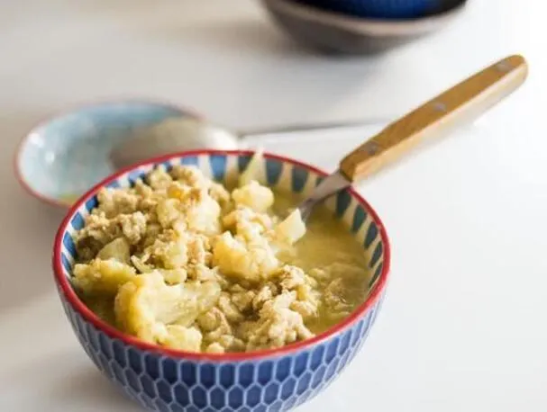 Receta de pollo al curry keto de 4 ingredientes