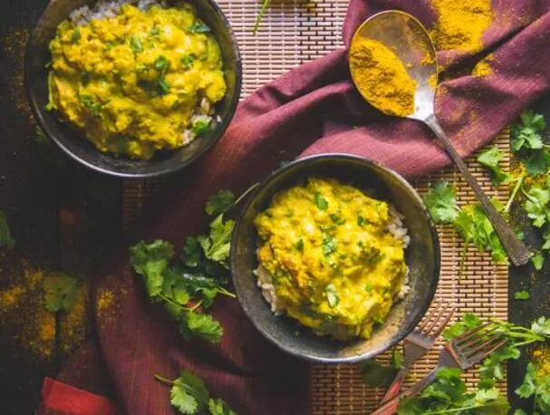 Curry de cordero y anacardos con 6 ingredientes