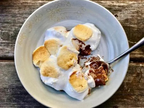 S'mores al horno en sartén