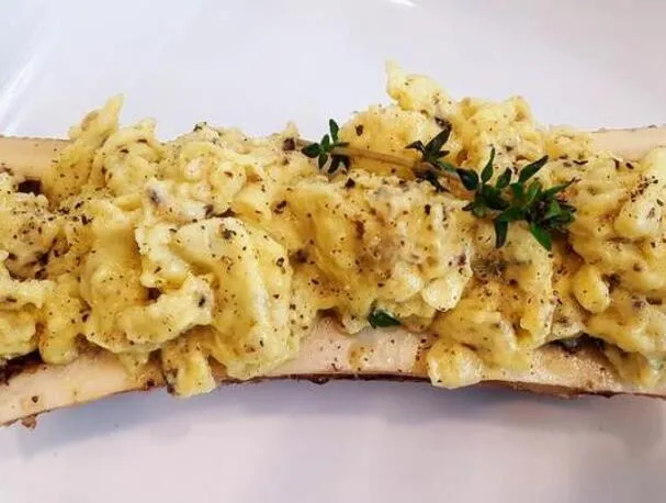 Huevos Revueltos con Médula Ósea Paleo