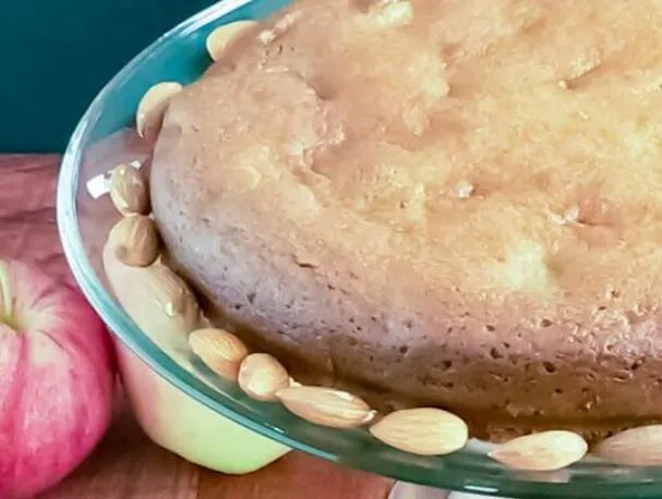 Pastel de manzana y almendra salteado
