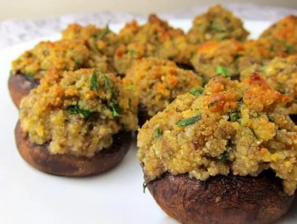 Champiñones Rellenos de Parmesano