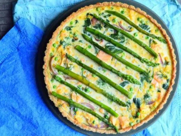 Tarta de Salmón y Espárragos