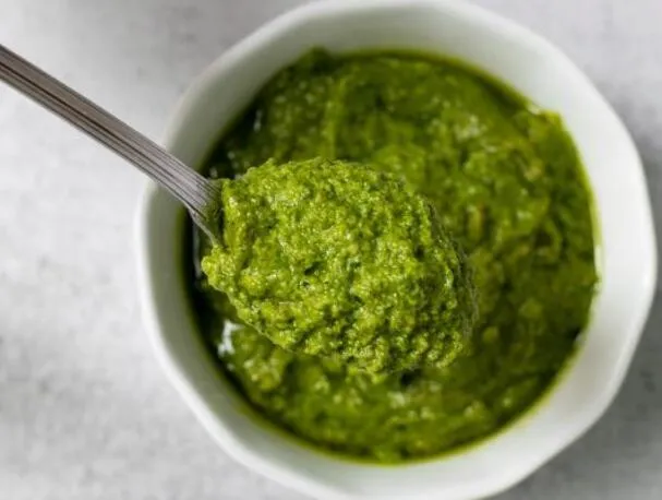 Pesto de perejil simple