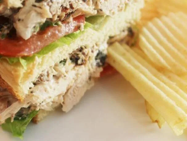 Ensalada de pavo criolla "frita" ahumada