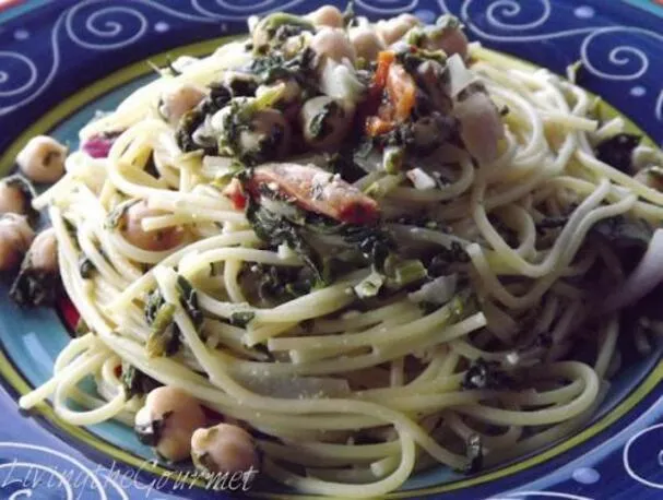 Espaguetis con garbanzos y Feta