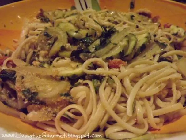 Espagueti con calabacín y anchoas