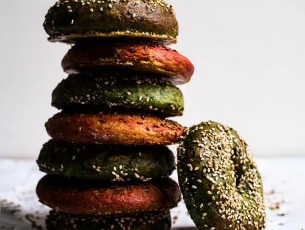 Panecillos de espinaca y remolacha