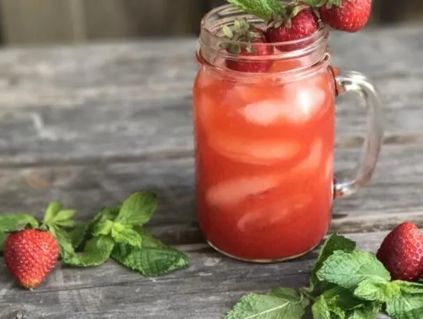 Fresas-Balsámico Tequila Sour