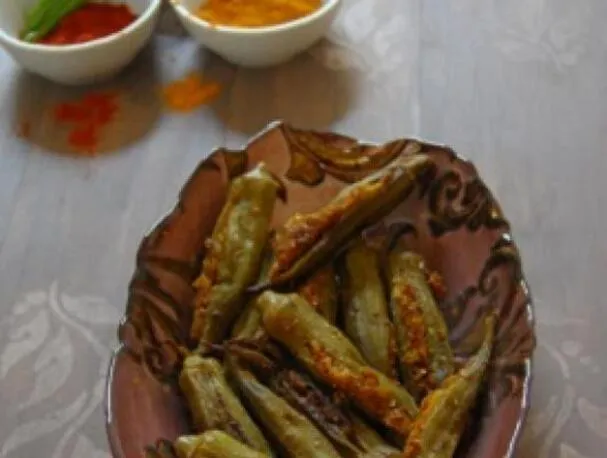 Okra relleno estilo indio