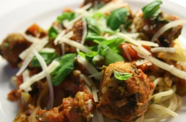 Albóndigas de atún en salsa de tomate