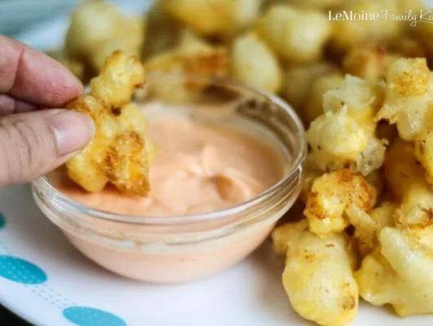 Buñuelos de queso rebozados con cerveza