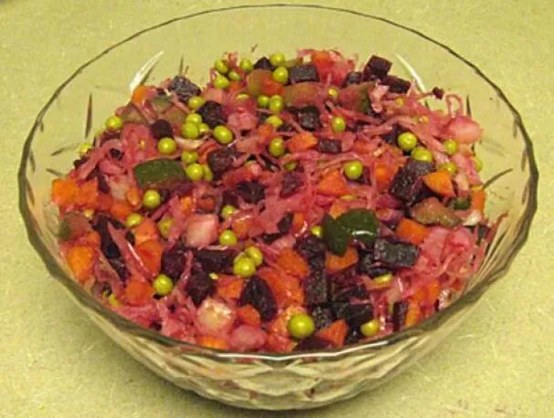 Vinagreta - Ensalada de remolacha y chucrut de invierno