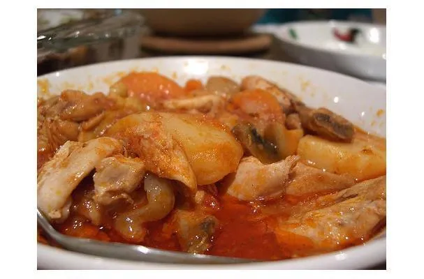 Estofado de pollo y cacahuete