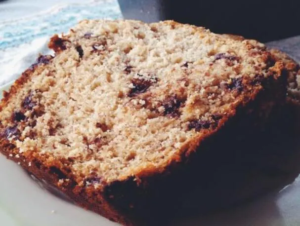 Pastel de plátano con chispas de chocolate