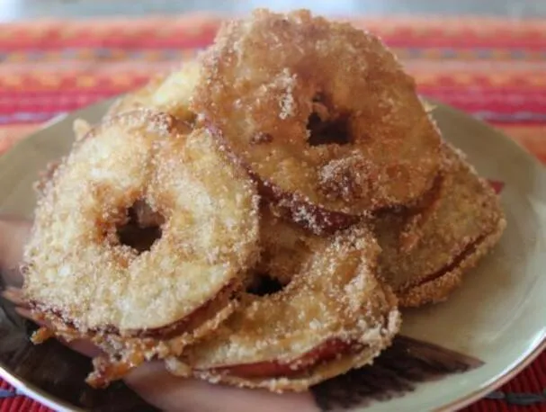 Manzanas Fritas con Azúcar y Canela
